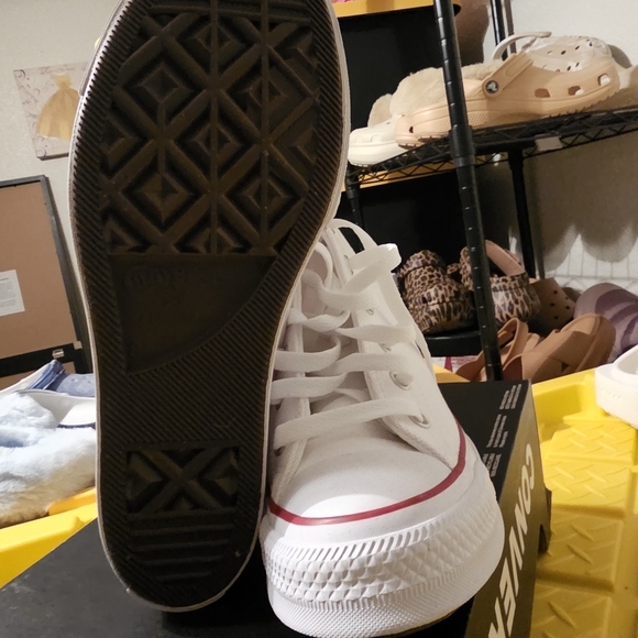 🚀 ELEVATE Your Style! White Converse Chuck Taylor All Star Wedge Sneaker!🤍 - Picture 6 of 9